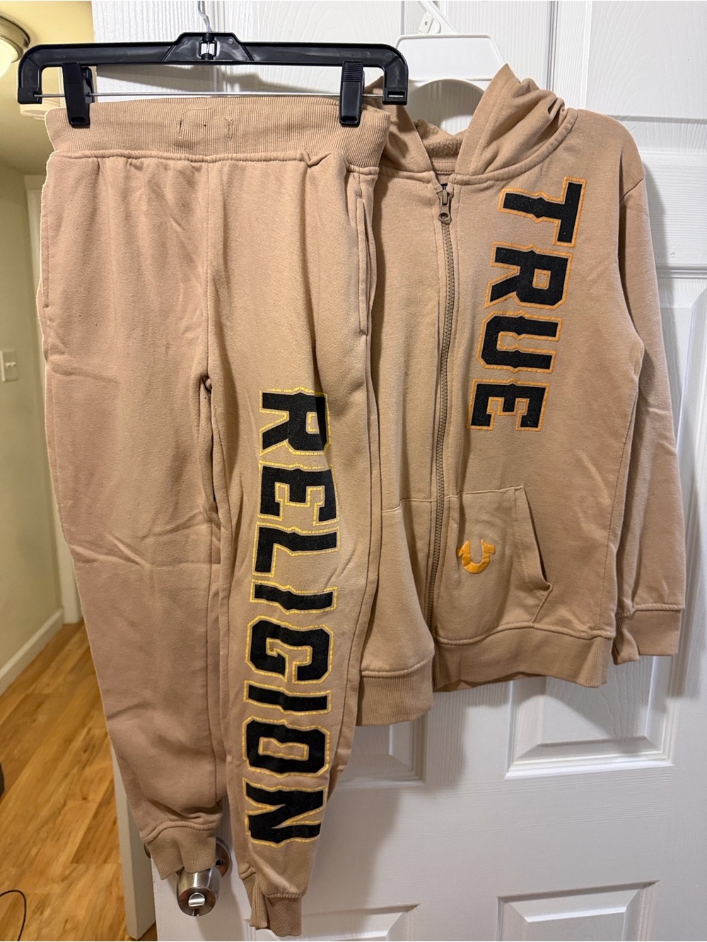 boys true religion sweat suit